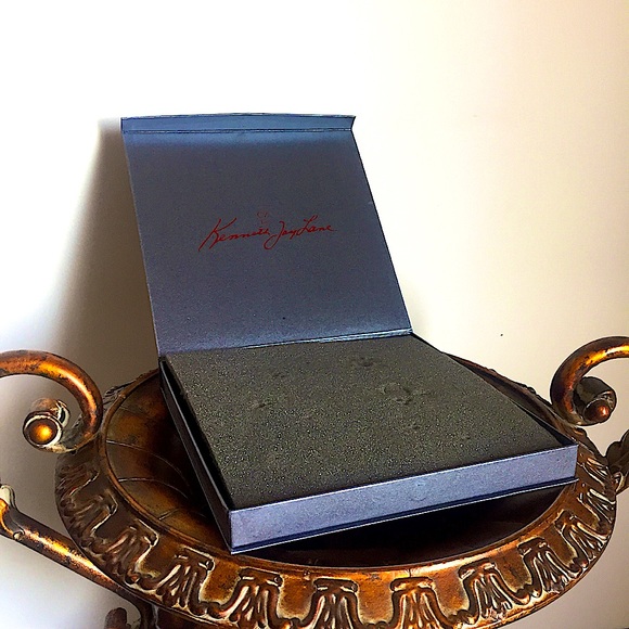 Kenneth Jay Lane Gold Tone Layered Flower Necklace - Picture 11 of 13